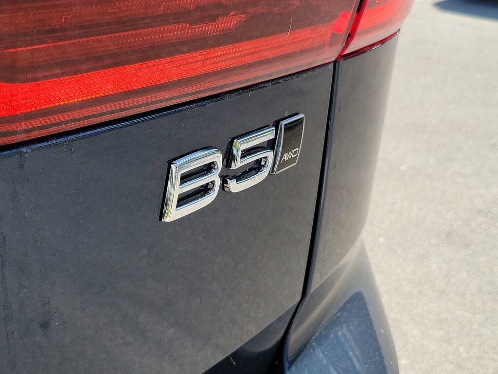 New 2026 Volvo XC60 B5 Core SUV