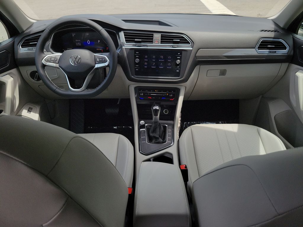 2023 Volkswagen Tiguan SE - Photo 16