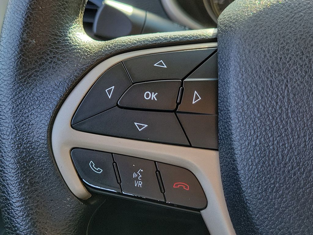 2016 Jeep Cherokee Sport - Photo 24