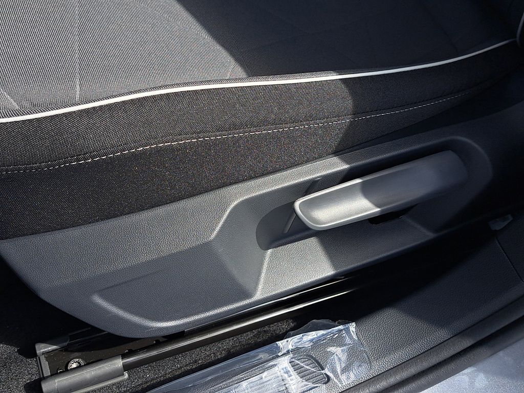 2026 Volkswagen Jetta Sport - Photo 23