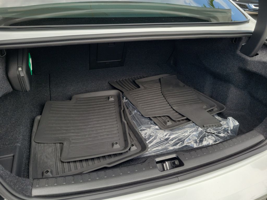 2024 Volvo S60 Plus - Photo 7