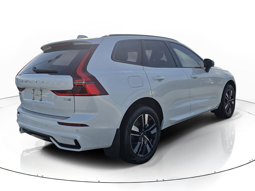 New 2026 Volvo XC60 plug-in hybrid T8 Core SUV
