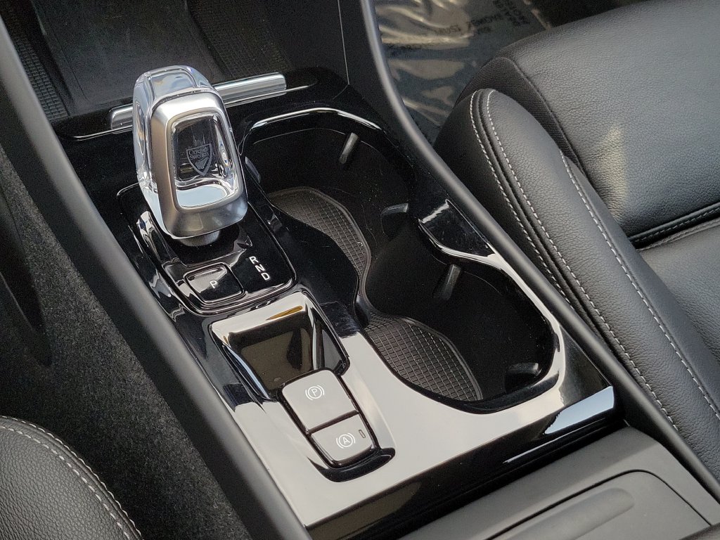 2024 Volvo XC40 Plus - Photo 30