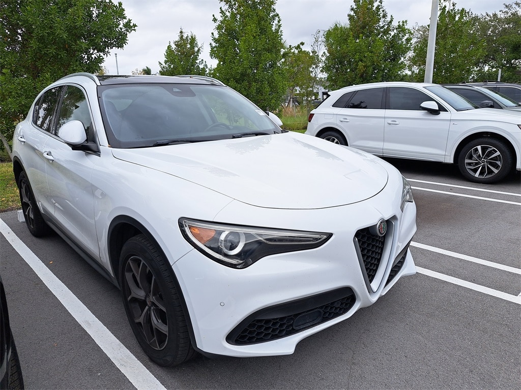 2019 Alfa Romeo Stelvio Ti's photo