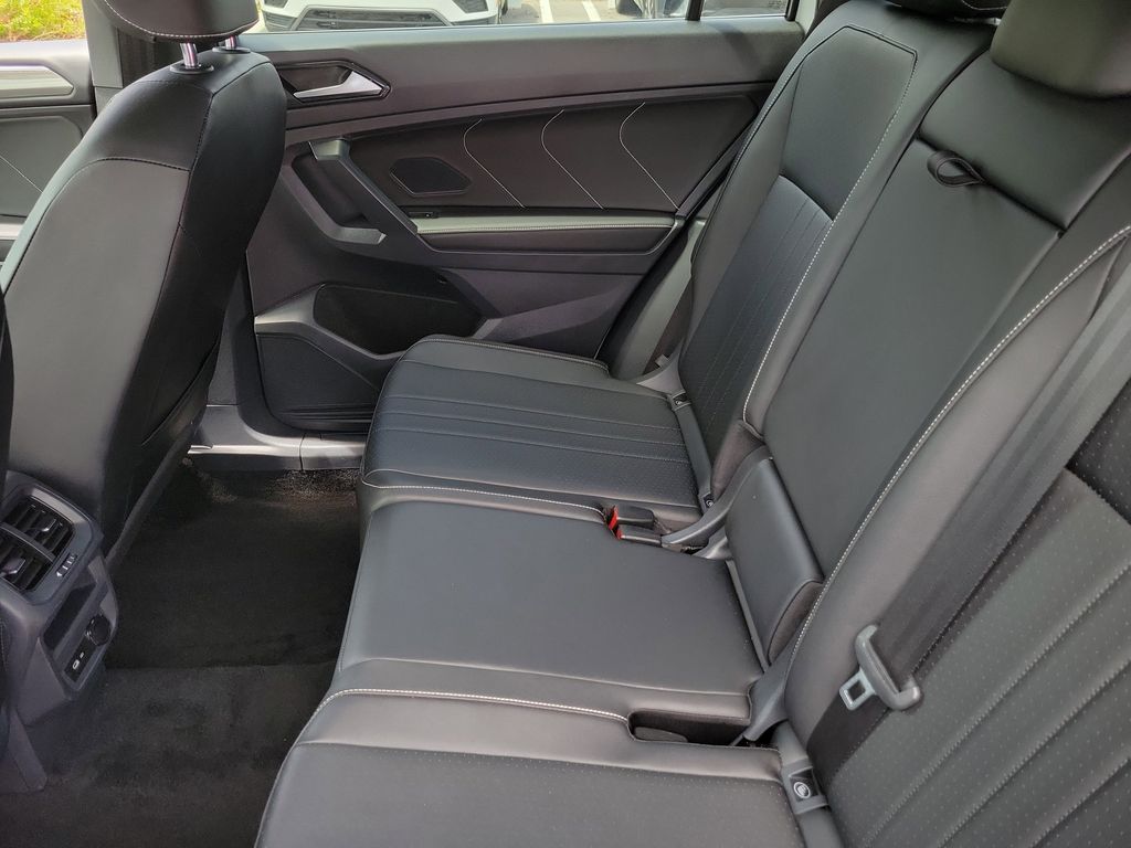 2023 Volkswagen Tiguan SE R-LINE BLACK - Photo 11