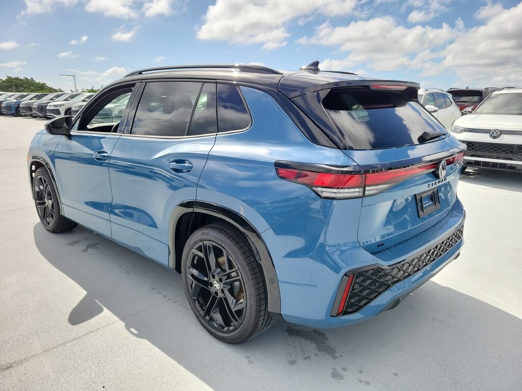 New 2026 Volkswagen Tiguan SE R-Line Black SUV