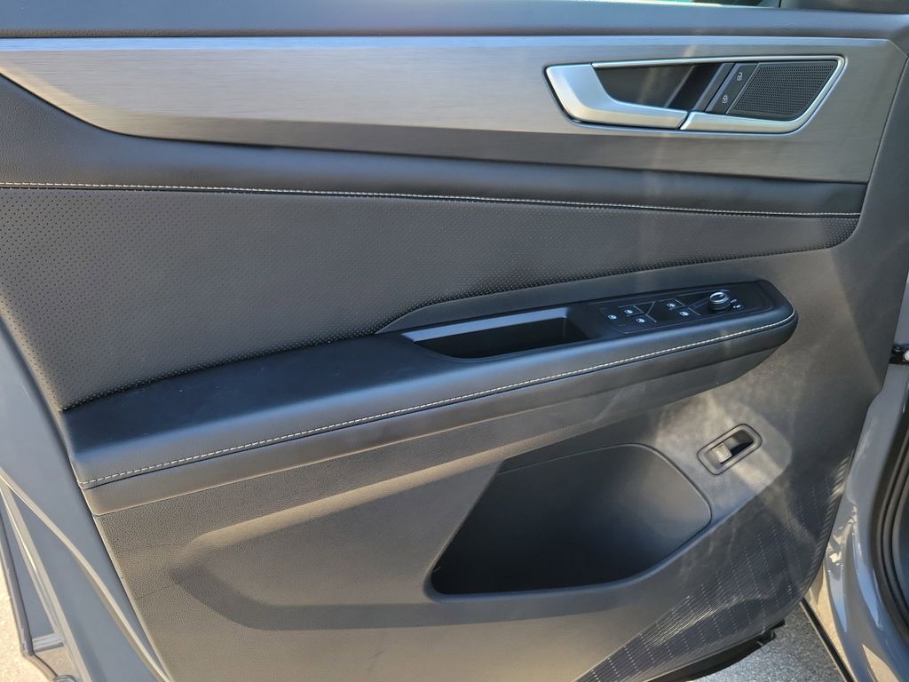2024 Volkswagen Atlas Cross Sport SE w/Tech - Photo 16