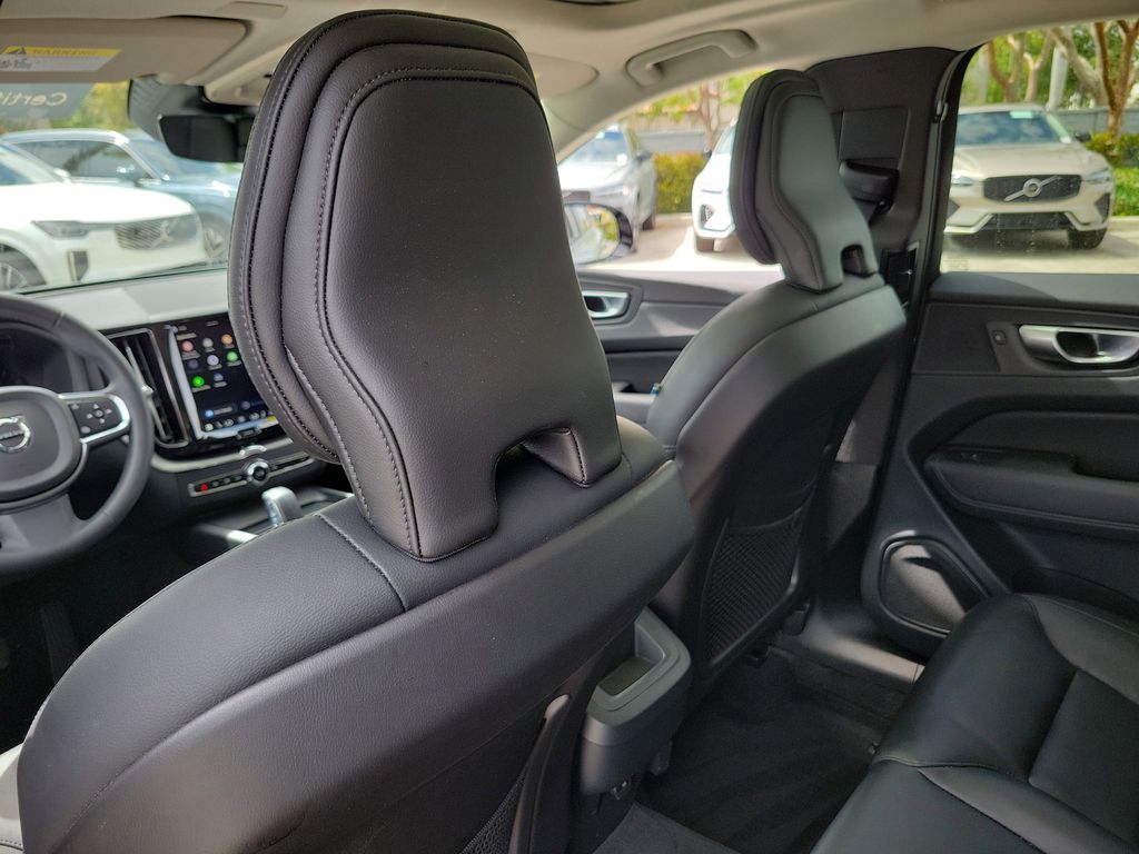 2024 Volvo XC60 Core - Photo 13