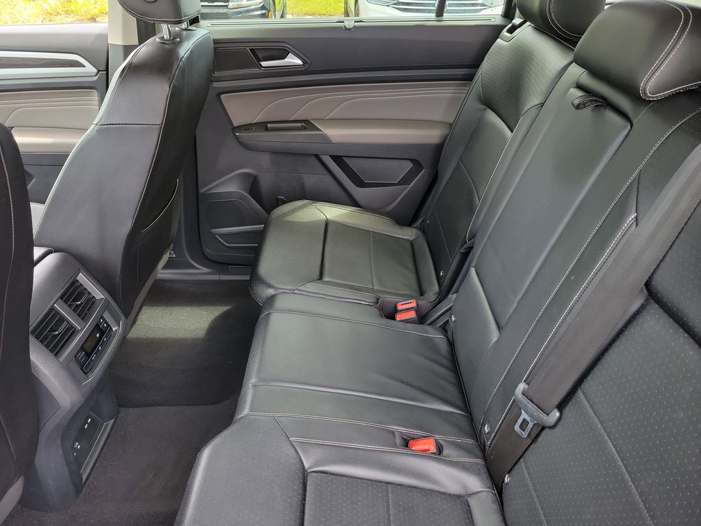 2023 Volkswagen Atlas SE w/Tech - Photo 12