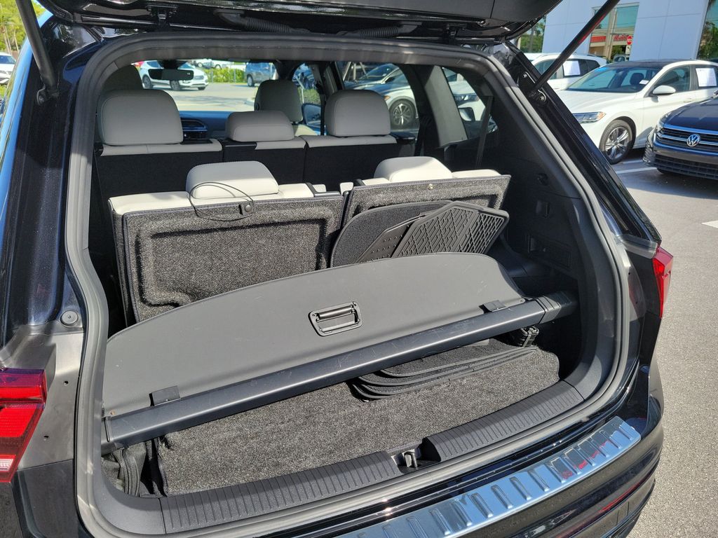 2023 Volkswagen Tiguan SE R-LINE BLACK - Photo 7