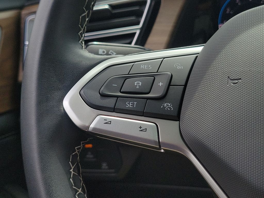 2024 Volkswagen Atlas SE w/Tech - Photo 25