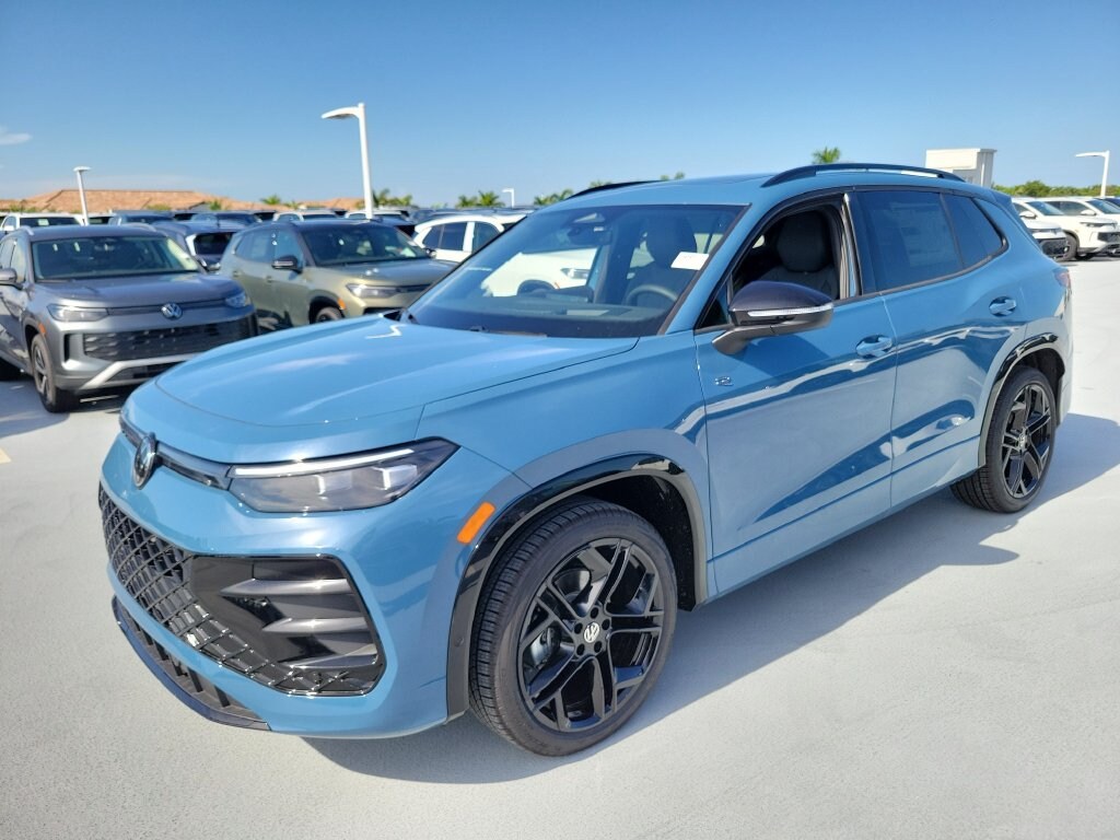 New 2026 Volkswagen Tiguan SE R-Line Black SUV
