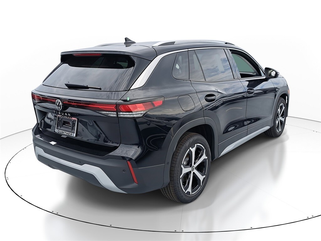 New 2025 Volkswagen Tiguan 2.0T SE SUV