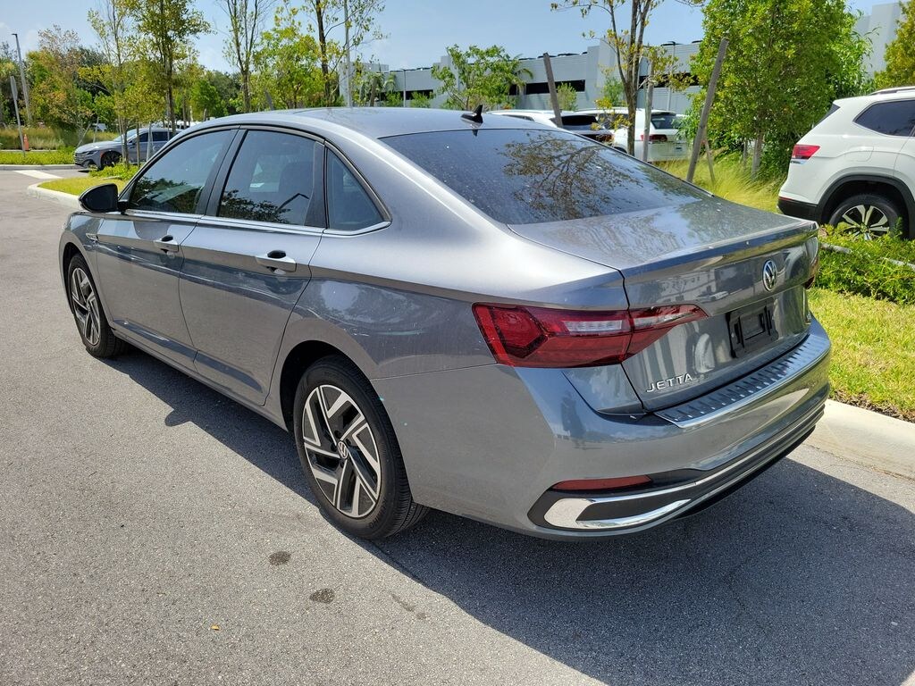 Used 2024 Volkswagen Jetta 1.5T SEL Sedan
