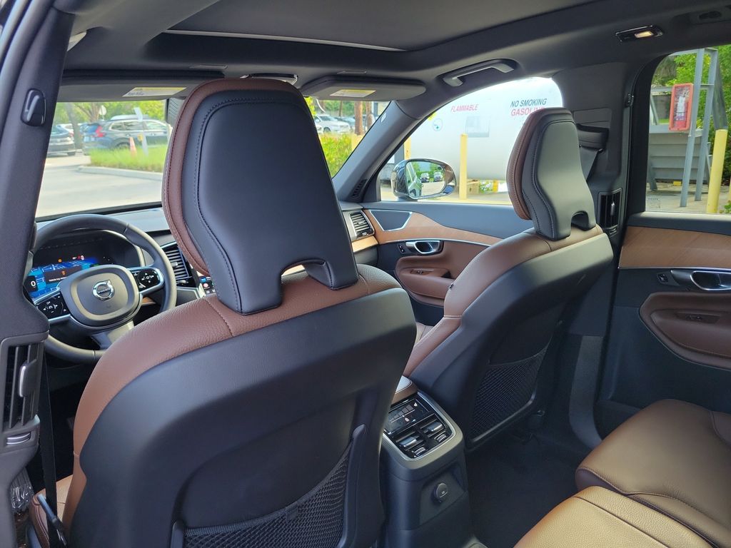 2023 Volvo XC90 Plus - Photo 14