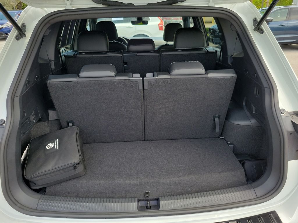 2023 Volkswagen Tiguan SE R-LINE BLACK - Photo 7