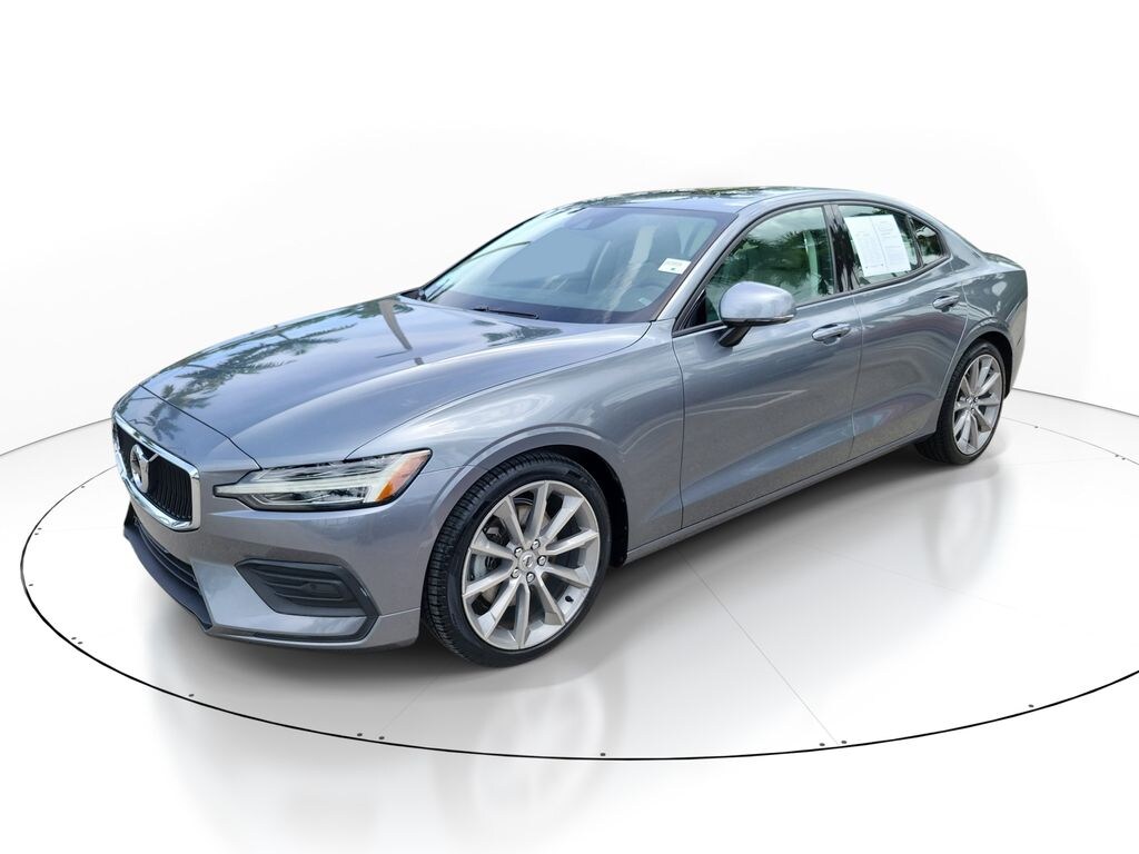 Used 2020 Volvo S60 T5 Momentum Sedan