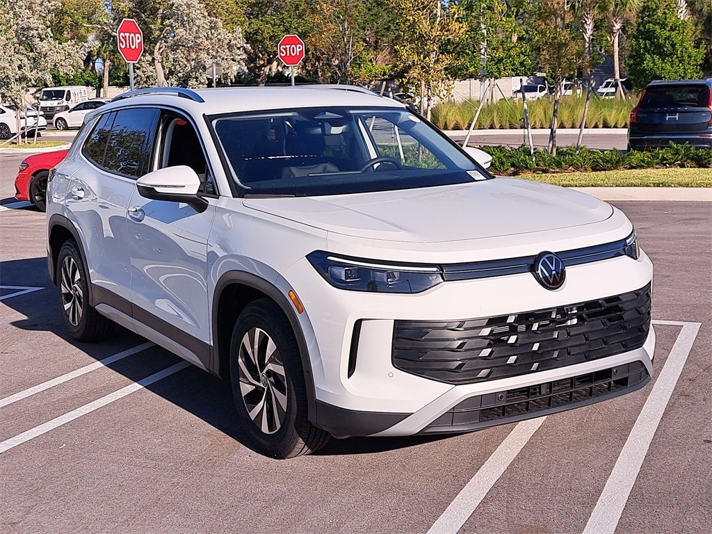 2025 Volkswagen Tiguan S's photo