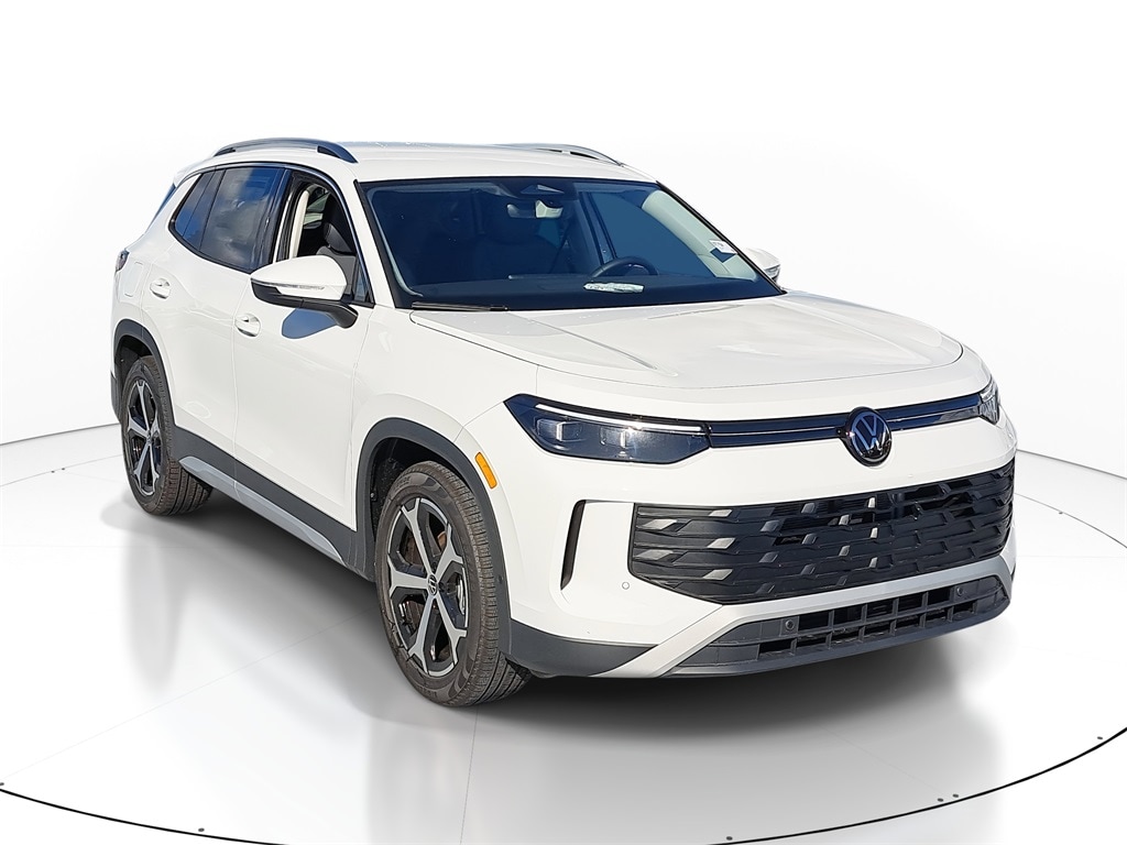 2026 Volkswagen Tiguan SE's photo