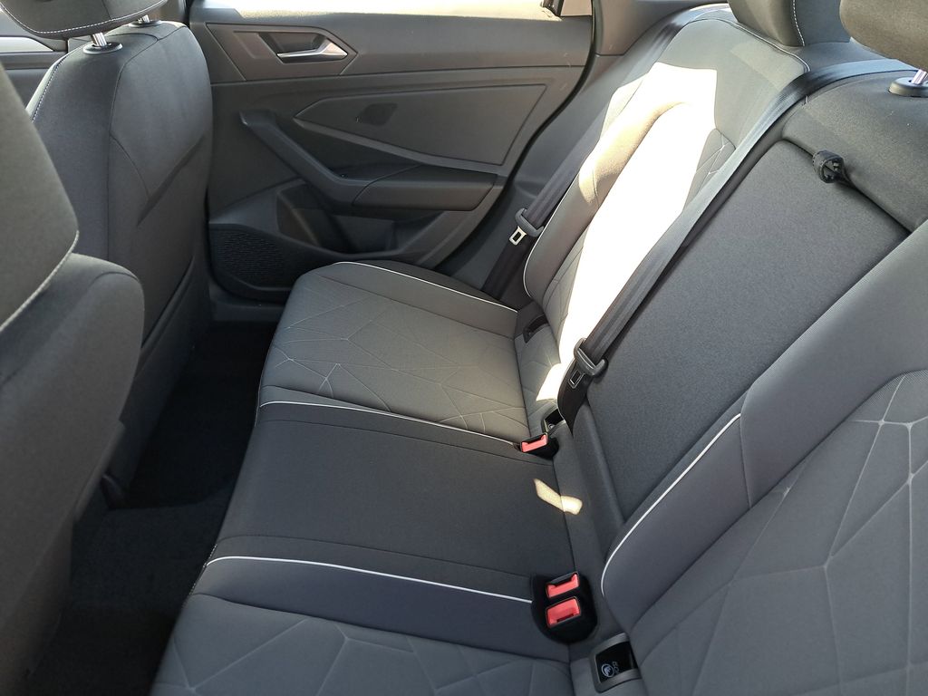 2025 Volkswagen Jetta Sport - Photo 11