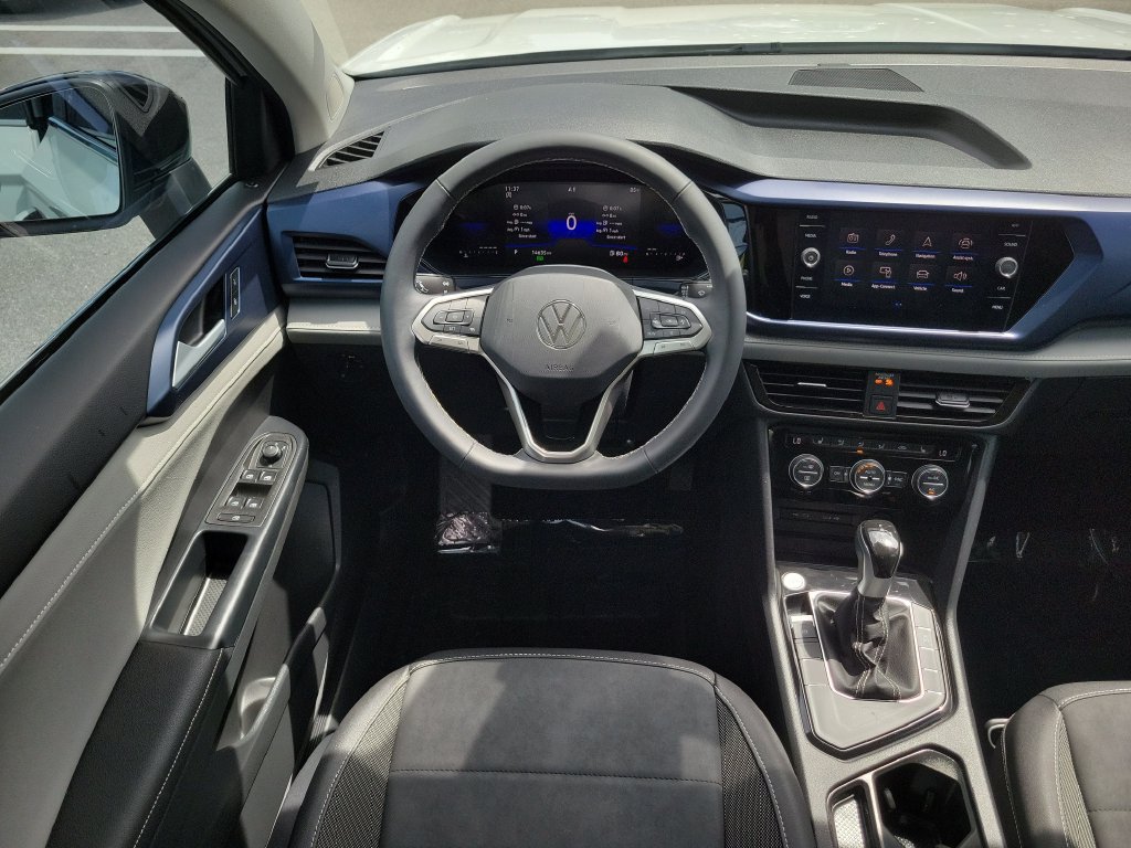 2024 Volkswagen Taos SE - Photo 14