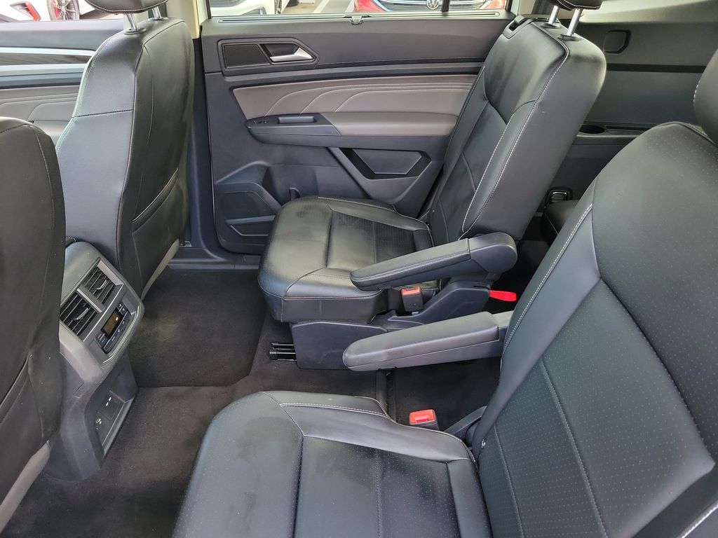 2021 Volkswagen Atlas SE w/Tech - Photo 13