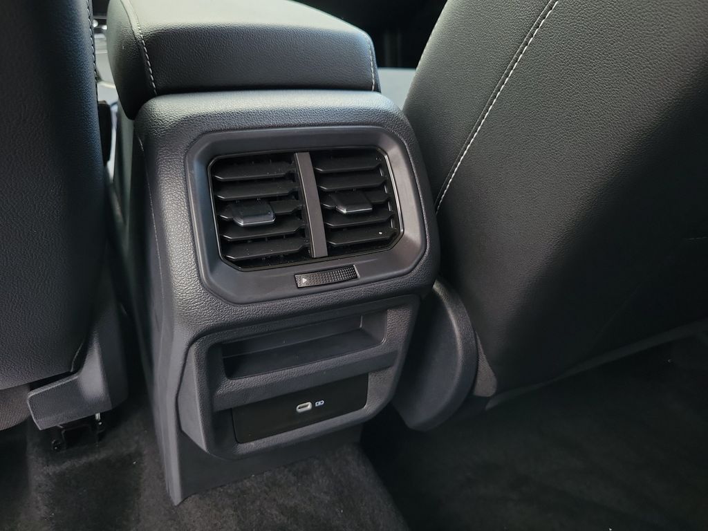 2023 Volkswagen Taos SE - Photo 14
