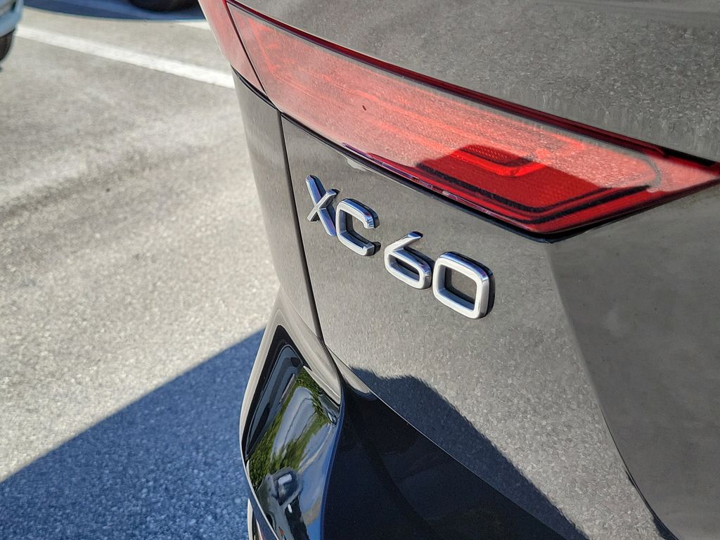 2024 Volvo XC60 Core - Photo 5