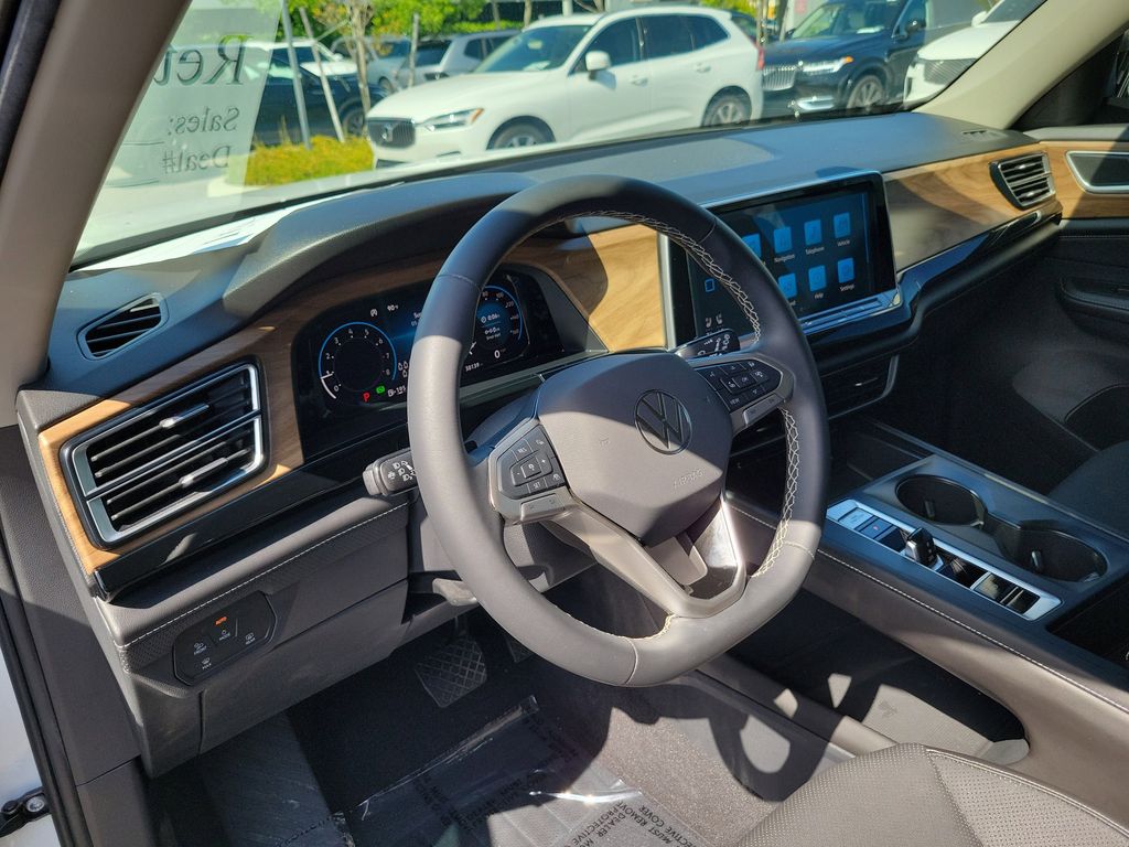 2024 Volkswagen Atlas SE - Photo 18