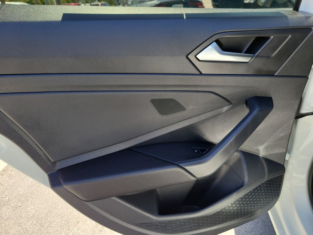 2023 Volkswagen Jetta SE - Photo 9