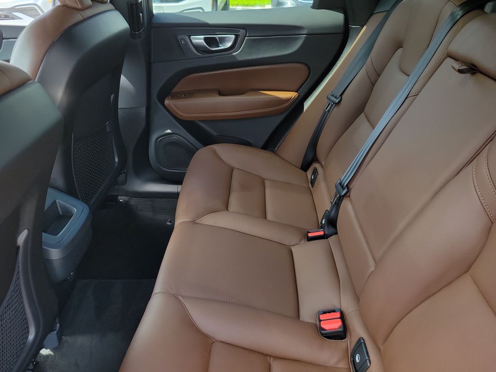 2024 Volvo XC60 Plus - Photo 12