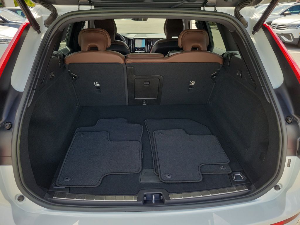 2024 Volvo XC60 Plus - Photo 7
