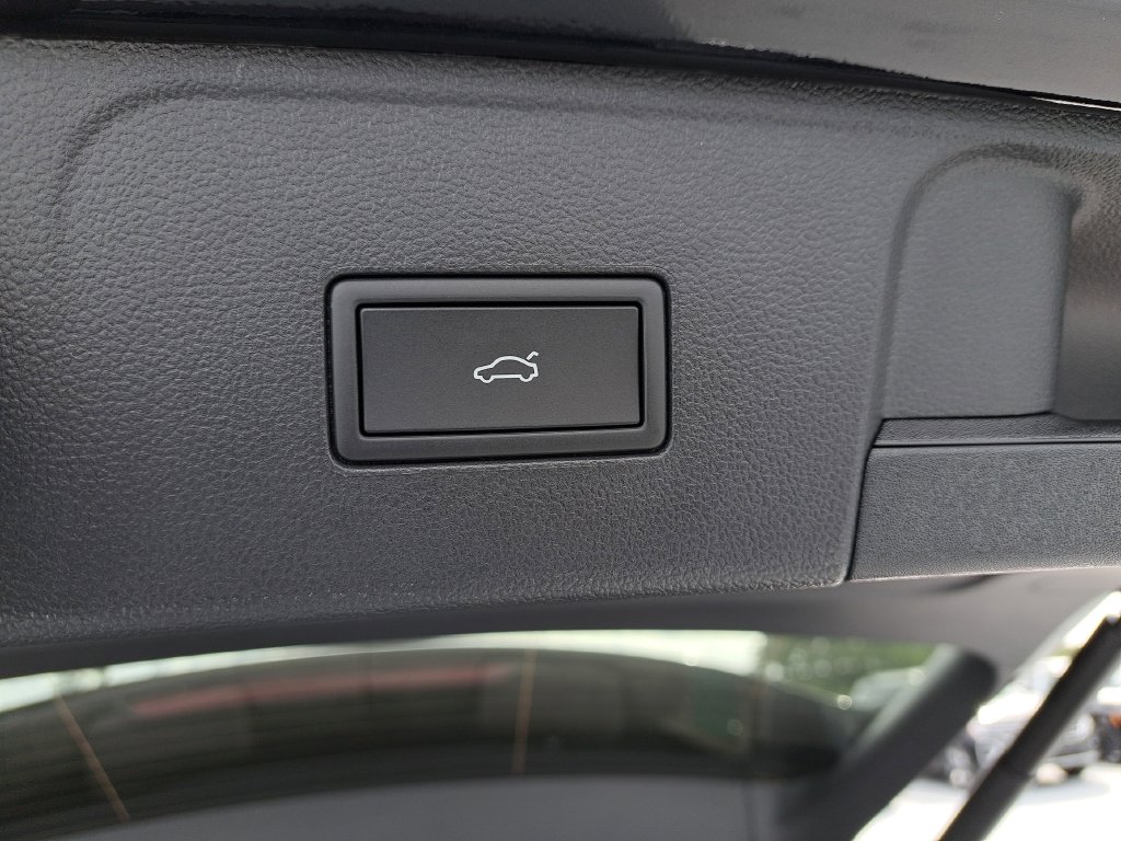 2026 Volkswagen Atlas SE w/Tech - Photo 8