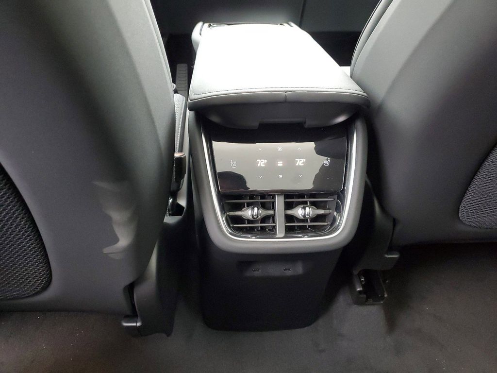 2025 Volvo EX90 Ultra - Photo 17