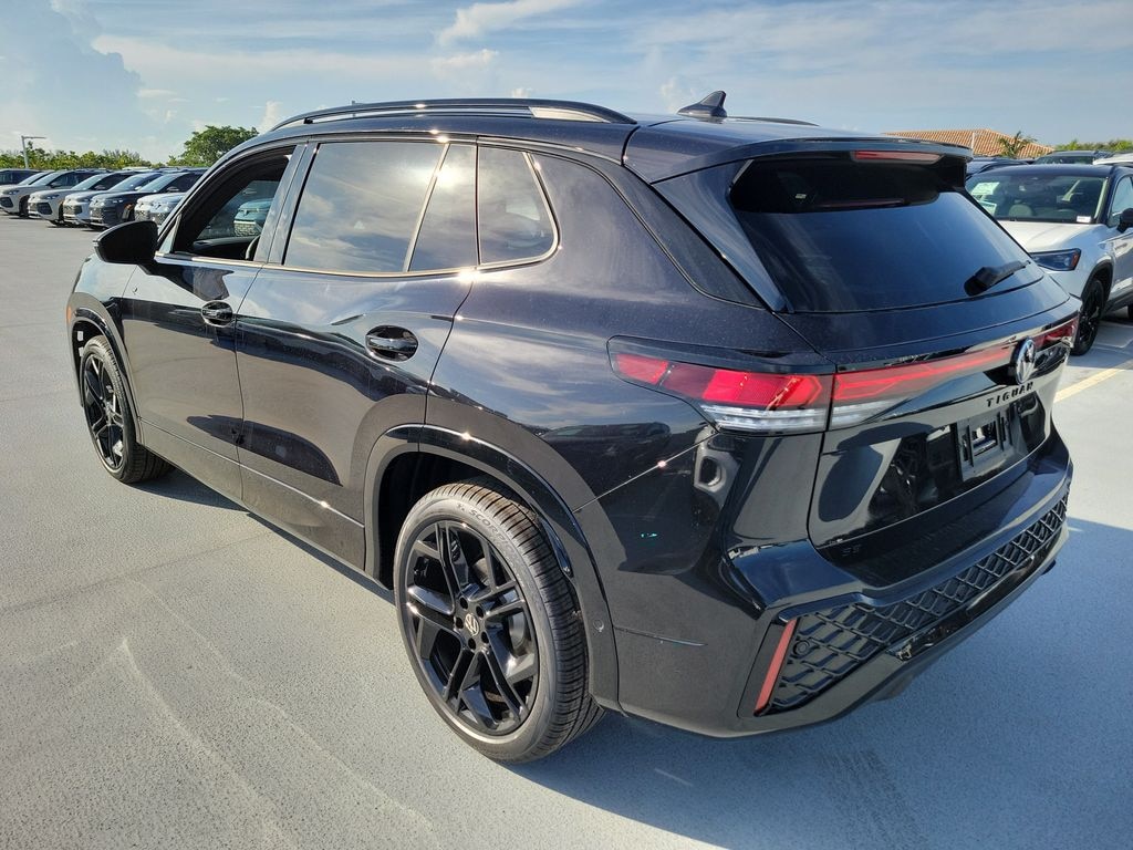 New 2026 Volkswagen Tiguan 2.0T SE R-Line Black SUV