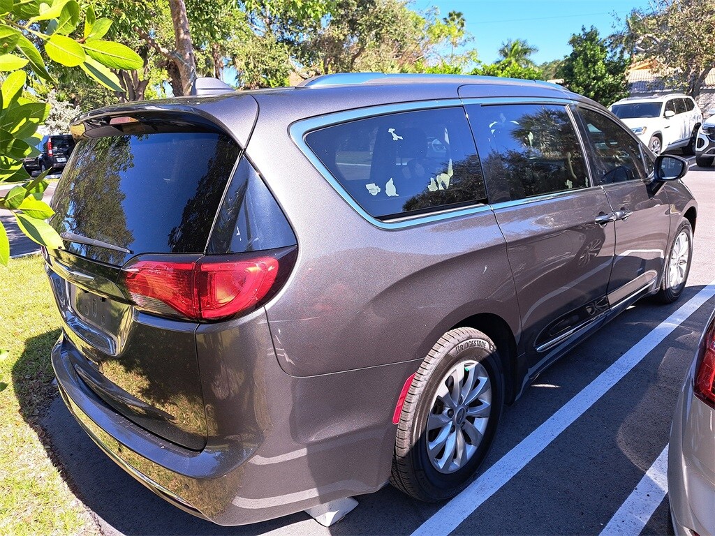 Used 2019 Chrysler Pacifica Touring L Van Passenger Van