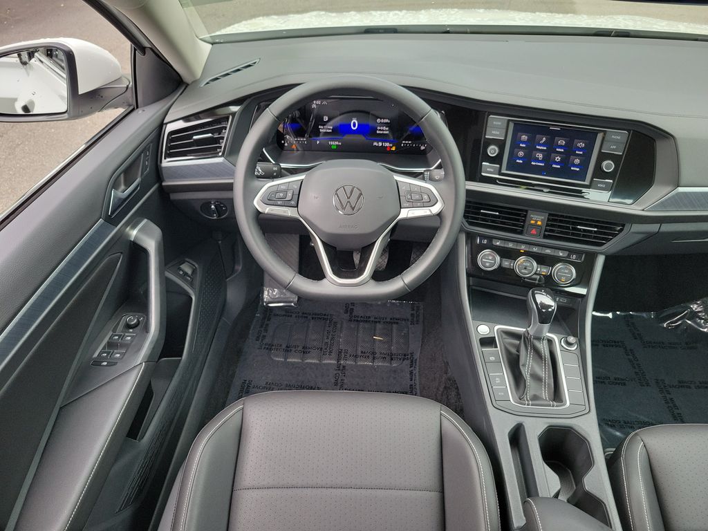 2023 Volkswagen Jetta SE - Photo 14