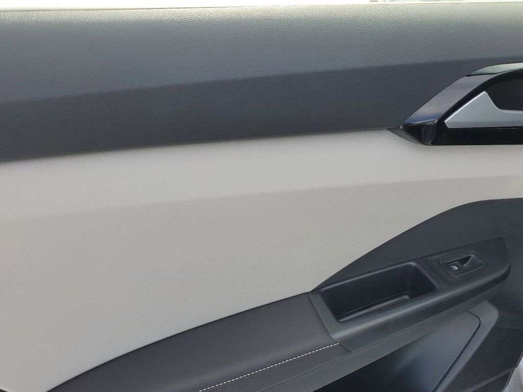 2025 Volkswagen Taos S - Photo 12