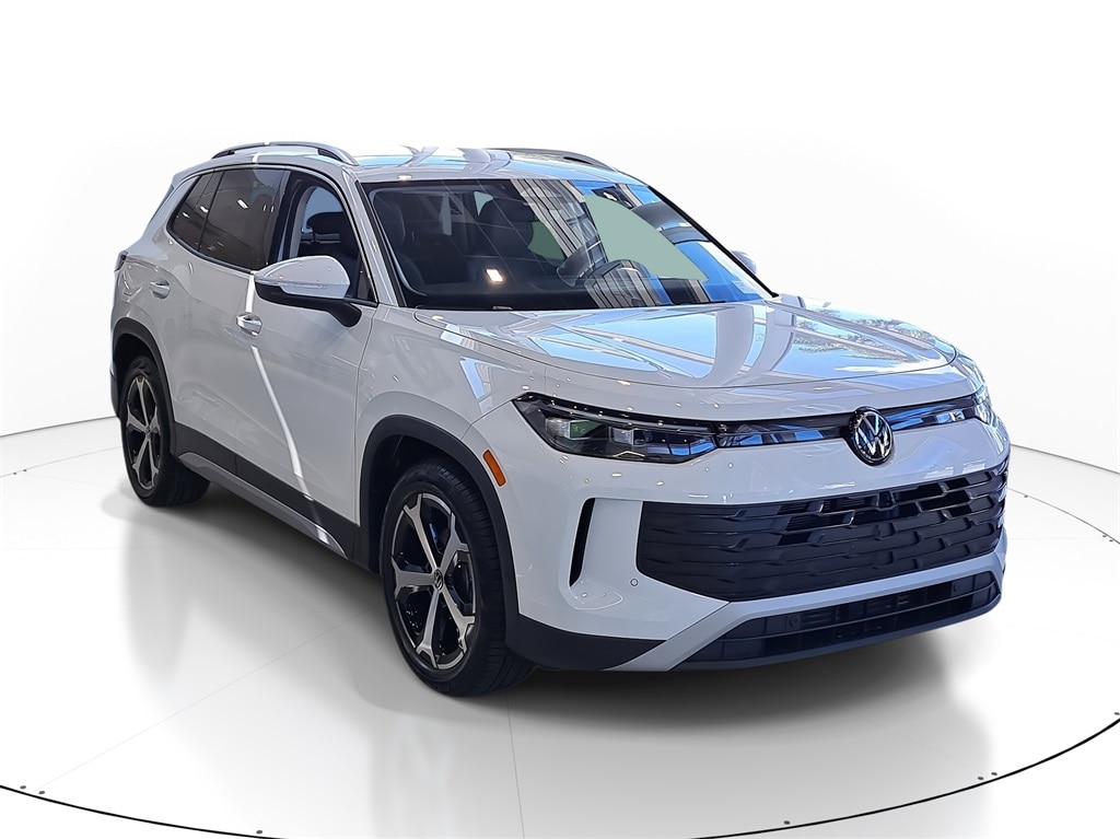 2026 Volkswagen Tiguan SE's photo