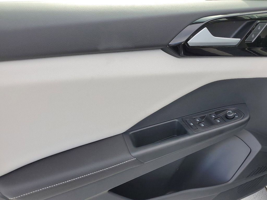 2025 Volkswagen Taos S - Photo 19