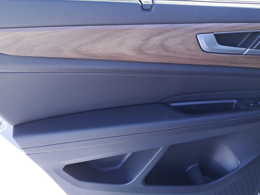 2026 Volkswagen Atlas SE w/Tech - Photo 9