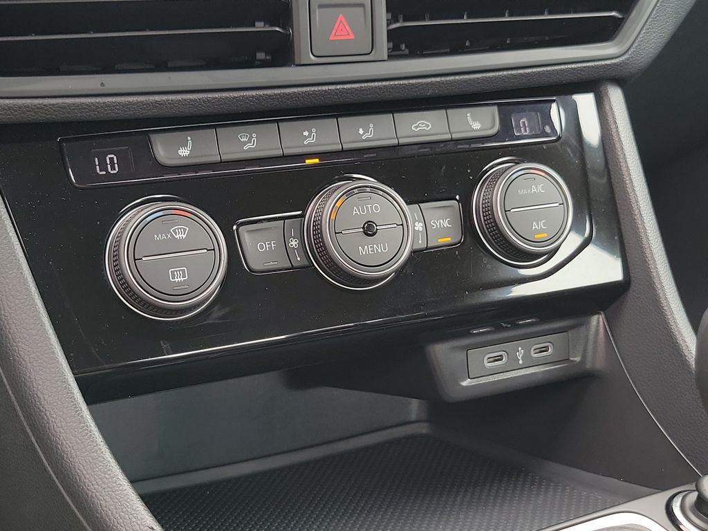2023 Volkswagen Jetta SE - Photo 30