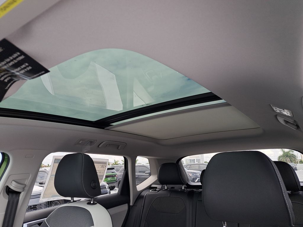 2025 Volkswagen Taos SE - Photo 19
