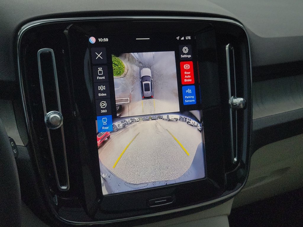 2024 Volvo XC40 Plus - Photo 29