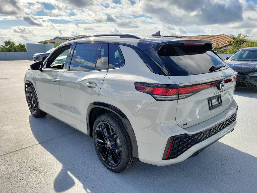 New 2026 Volkswagen Tiguan SE R-Line Black SUV