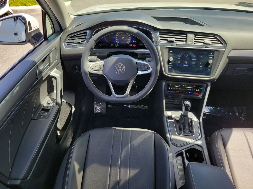 2023 Volkswagen Tiguan SE - Photo 14