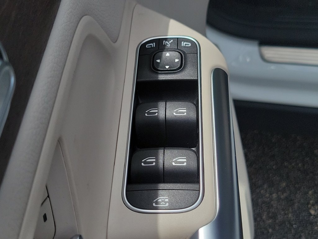 2023 Mercedes-Benz GLA Base - Photo 18