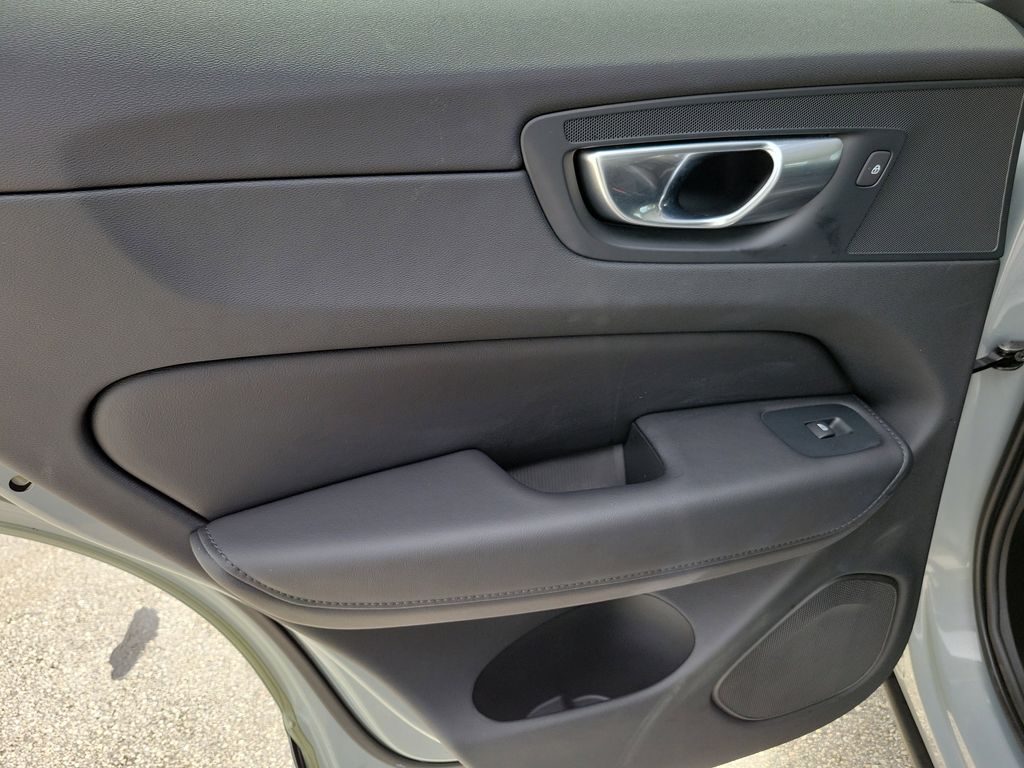 2024 Volvo XC60 Core - Photo 10
