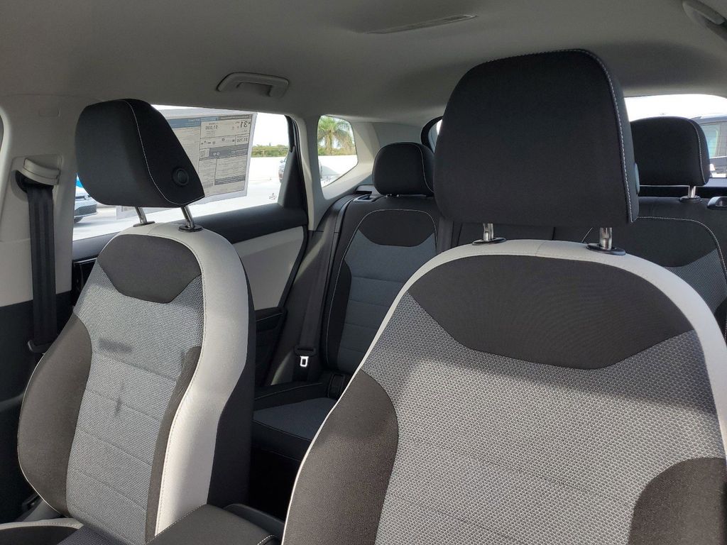 2025 Volkswagen Taos S - Photo 23