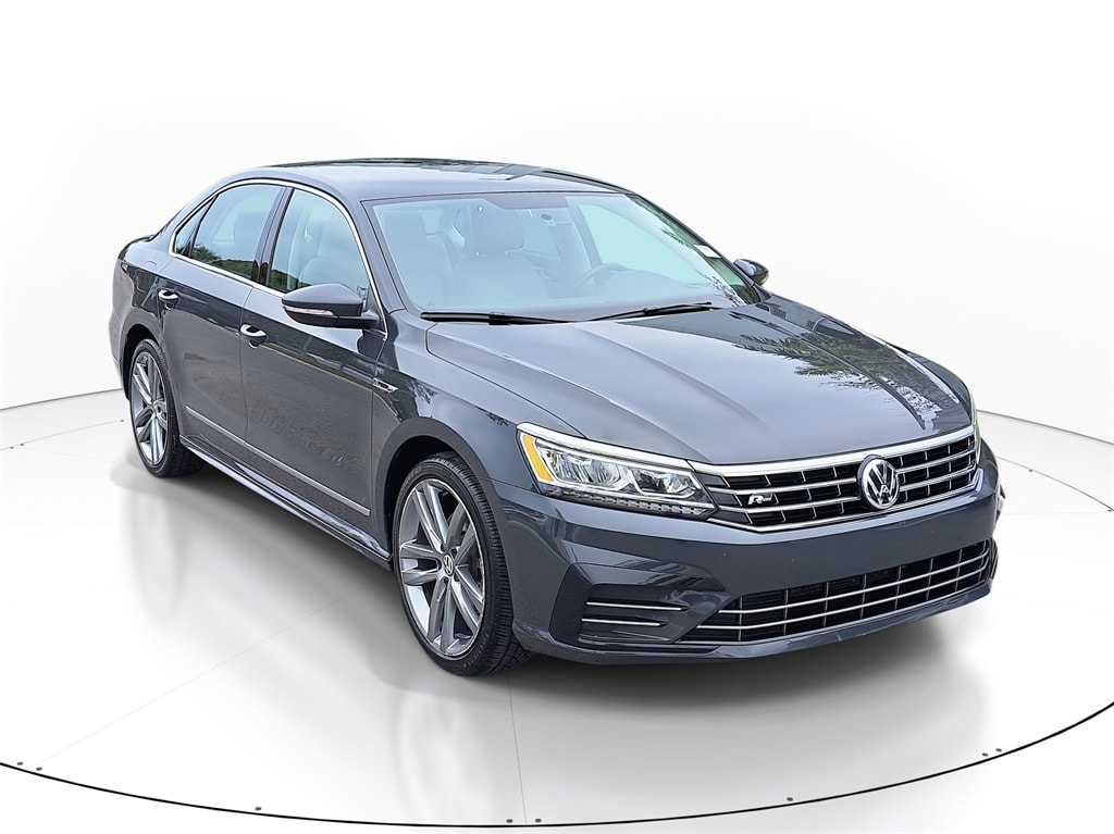 2017 Volkswagen Passat R-Line